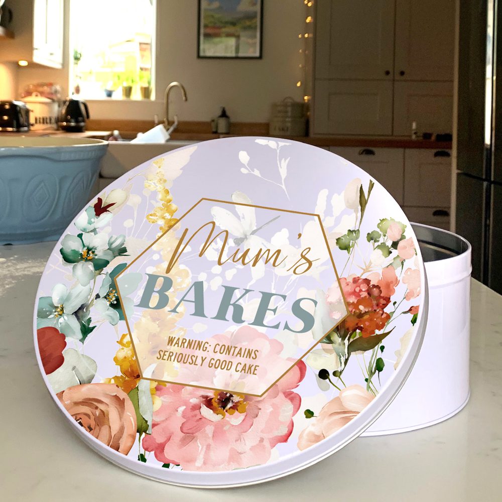 Cake tin with floral decoration and personalised